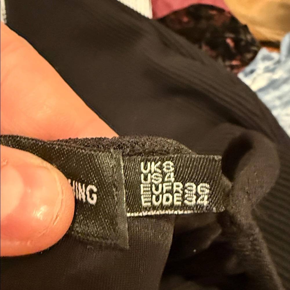 NWT PrettyLittleThing Black Mini Dress - Picture 4 of 4